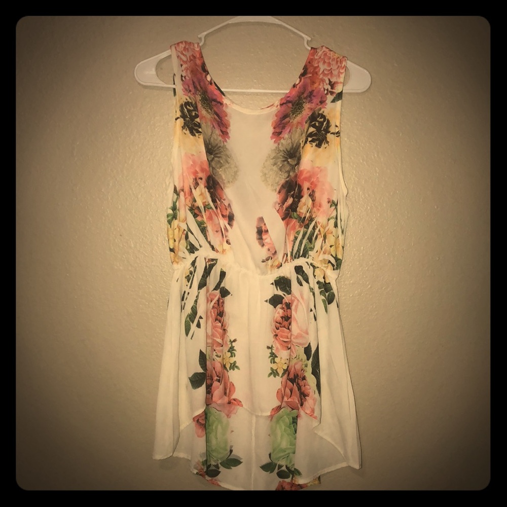 Flowy Top with Flower Design!